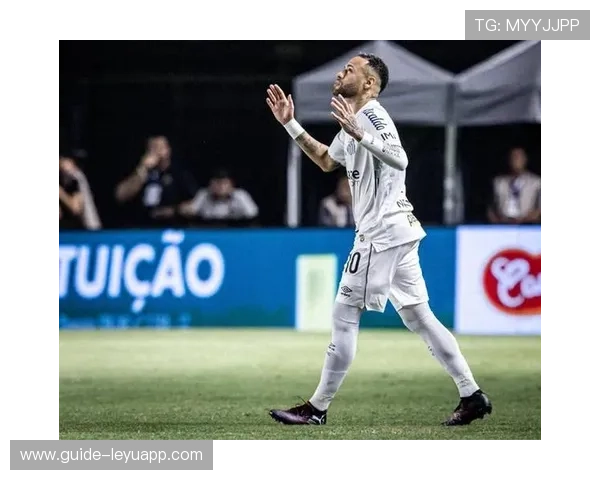 内马尔单手护球转身分向另一侧，巴西前场布局精妙：技艺与战术的完美协奏