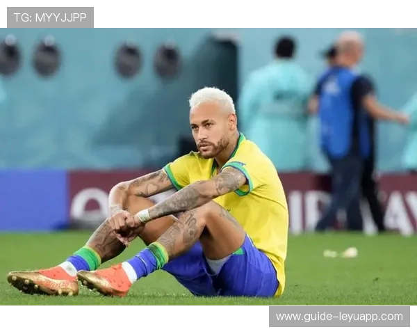 内马尔与友人夜跑路过社区医院探望病人，善举被赞扬